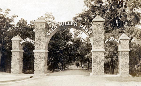 Archway at Main Street entrance to Glen Miller Park